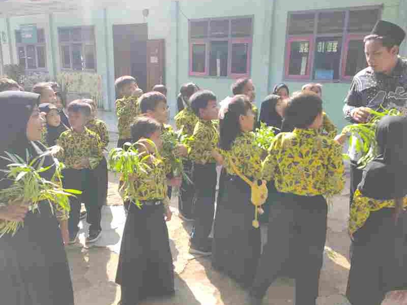 ISWA – SISWI KELAS 1 SD NEGERI 4 SUMBERANYAR MELAKSANAKAN KEGIATAN P5