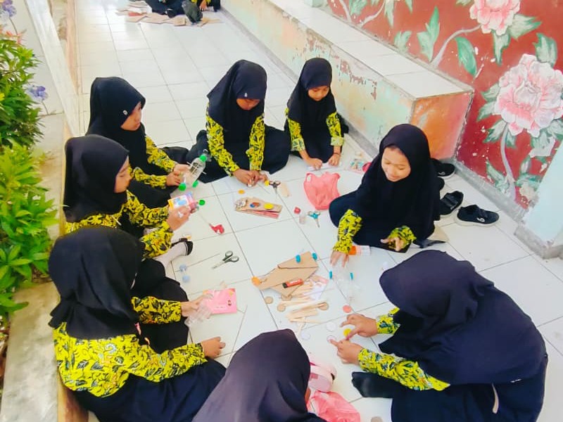 GEBYAR LOMBA-LOMBA