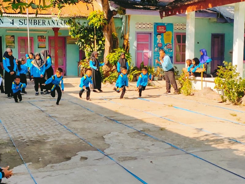 GEBYAR LOMBA-LOMBA